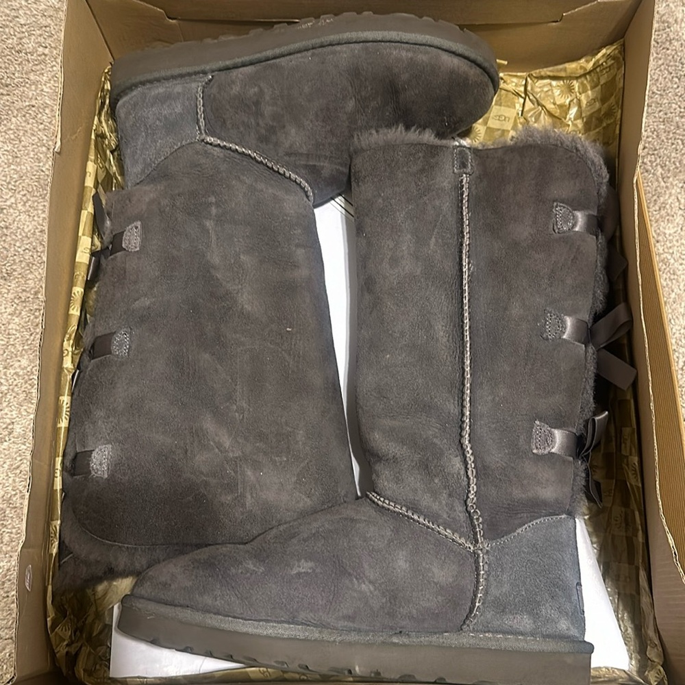 Women’s Grey Bailey Bow Uggs